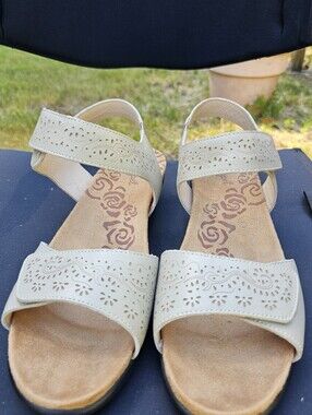 Women's Cream Laser-Cut Comfort Sandals